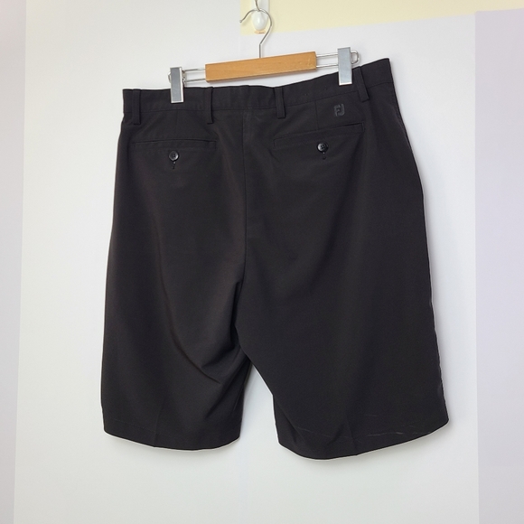 Footjoy FJ men's black flat front lightweight golf shorts, Size 34 - Picture 2 of 6